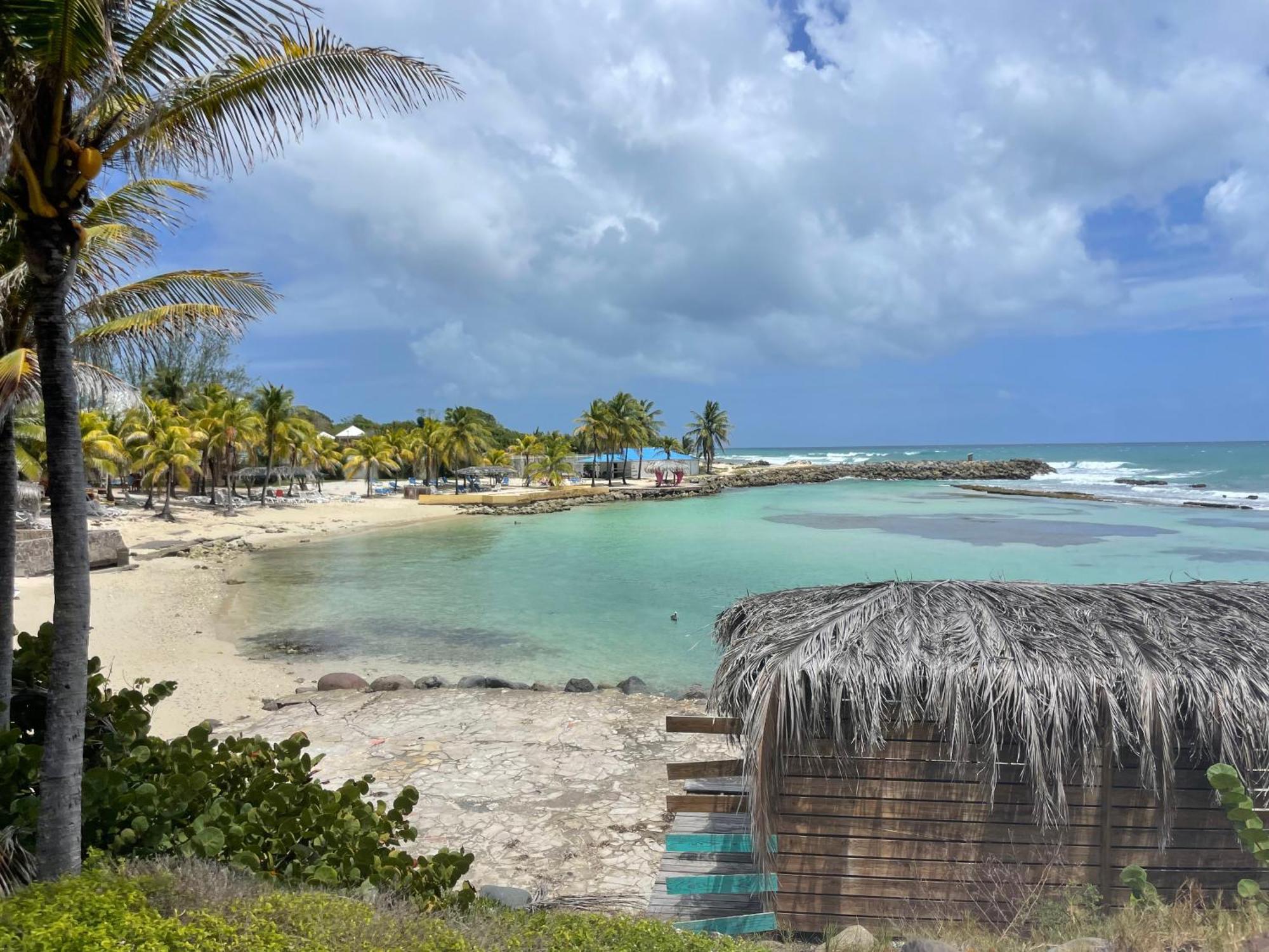 Ticarbets T2 - Résidence Manganao - En bord de Plage Saint-Francois  Exterior foto
